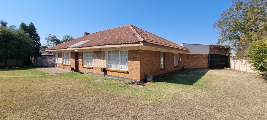 5 Bedroom Property for Sale in Parys Free State